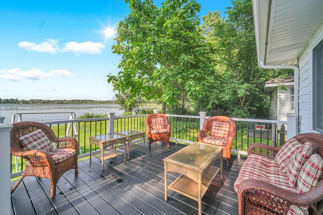 28422 W Park Avenue, Wauconda, IL 60084