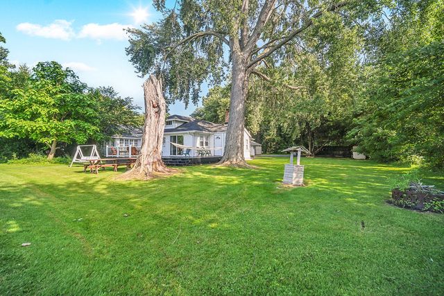 28422 W Park Avenue, Wauconda, IL 60084