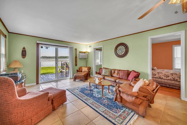 28422 W Park Avenue, Wauconda, IL 60084