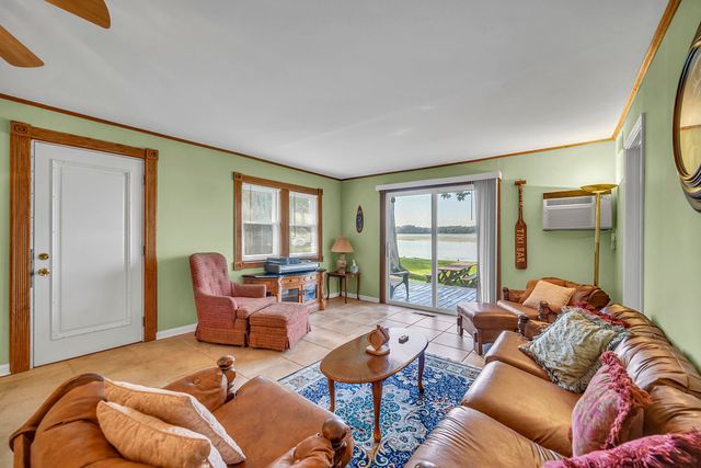 28422 W Park Avenue, Wauconda, IL 60084