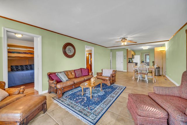 28422 W Park Avenue, Wauconda, IL 60084