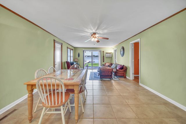 28422 W Park Avenue, Wauconda, IL 60084