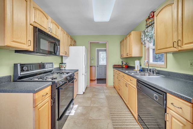 28422 W Park Avenue, Wauconda, IL 60084