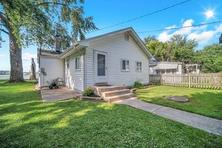 28422 W Park Avenue, Wauconda, IL 60084