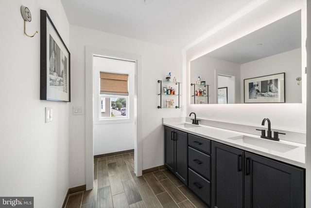 368 W 7TH AVE, Conshohocken, PA 19428