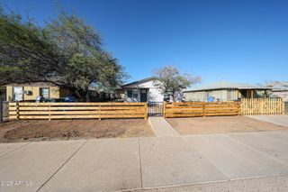 2024 W HADLEY Street, Phoenix, AZ 85009