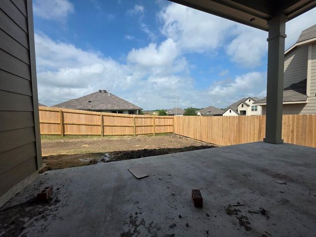 1453 Lake Ridge Drive, Brenham, TX 77833