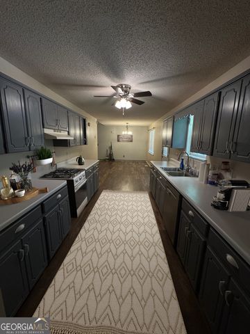 35 Woodland Drive, Weaver, AL 36277