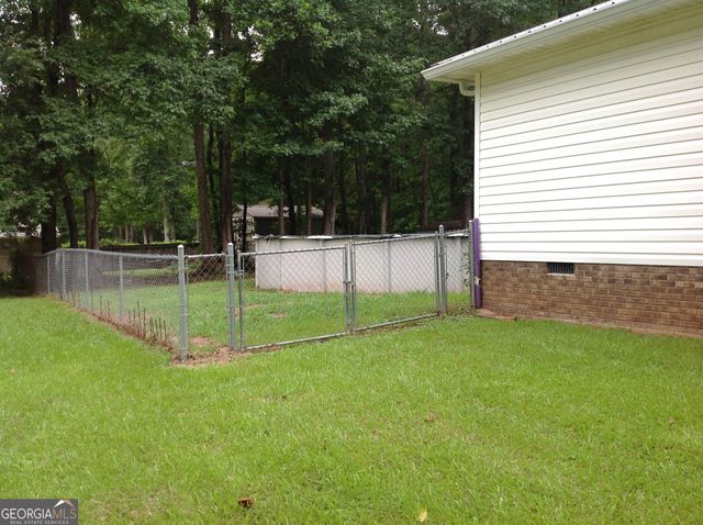 35 Woodland Drive, Weaver, AL 36277