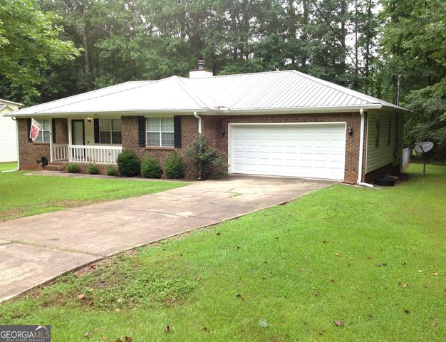 35 Woodland Drive, Weaver, AL 36277