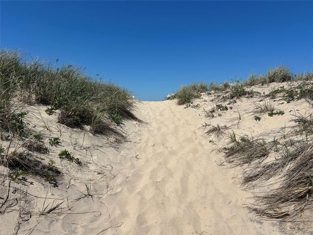 2136 Montauk 120, Amagansett, NY 11930