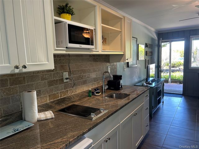 2136 Montauk 120, Amagansett, NY 11930