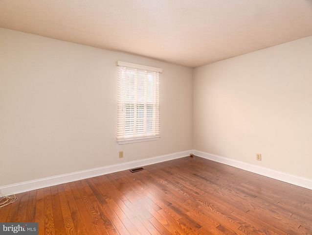 409 GLASGOW RD, Williamstown, NJ 08094