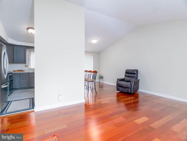 409 GLASGOW RD, Williamstown, NJ 08094