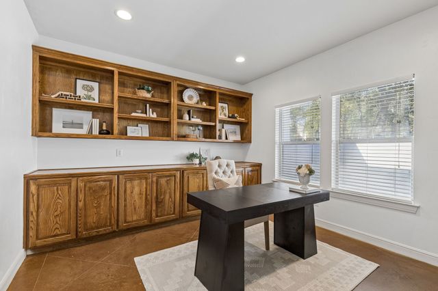 951 Oak Hill Court, Cross Roads, TX 76227
