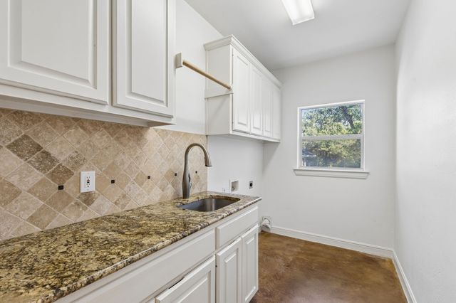 951 Oak Hill Court, Cross Roads, TX 76227