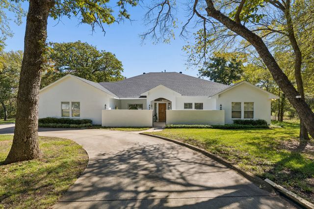 951 Oak Hill Court, Cross Roads, TX 76227