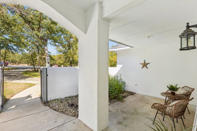 951 Oak Hill Court, Cross Roads, TX 76227