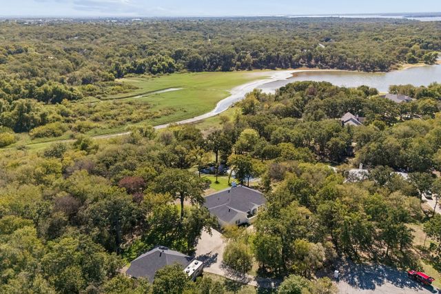 951 Oak Hill Court, Cross Roads, TX 76227