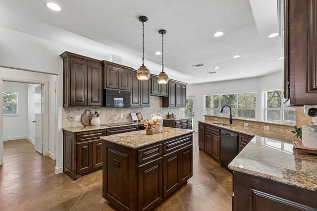 951 Oak Hill Court, Cross Roads, TX 76227