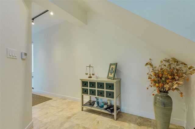 1735 Spyglass DR 112, Austin, TX 78746