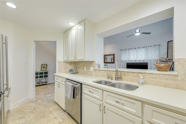 1735 Spyglass DR 112, Austin, TX 78746