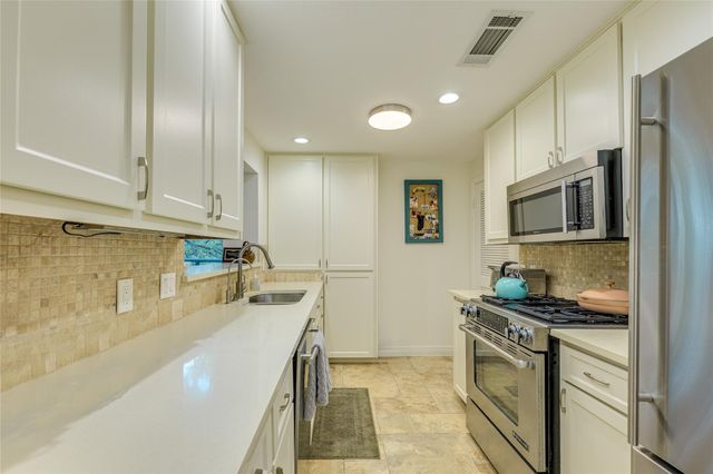 1735 Spyglass DR 112, Austin, TX 78746
