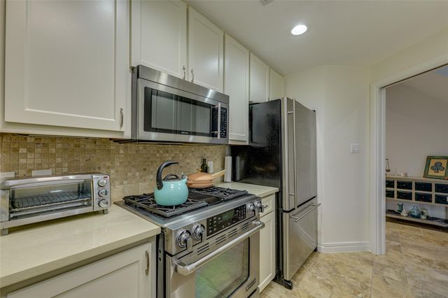1735 Spyglass DR 112, Austin, TX 78746