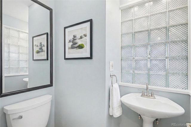 8095 E Lehigh Avenue, Denver, CO 80237