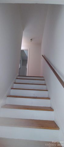 2667 Dr Carver Road, Charlotte, NC 28208