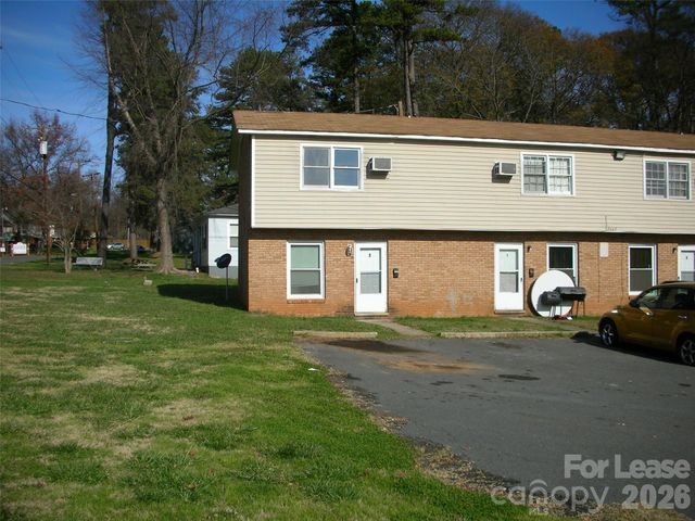 2667 Dr Carver Road, Charlotte, NC 28208
