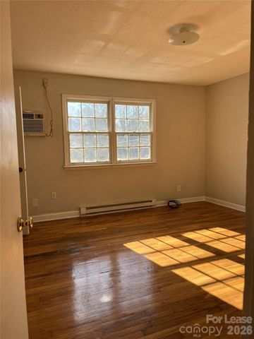 2667 Dr Carver Road, Charlotte, NC 28208