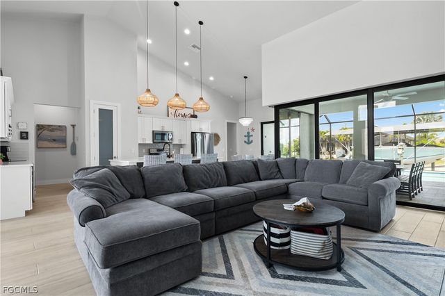 2325 SW 28th TER, Cape Coral, FL 33914