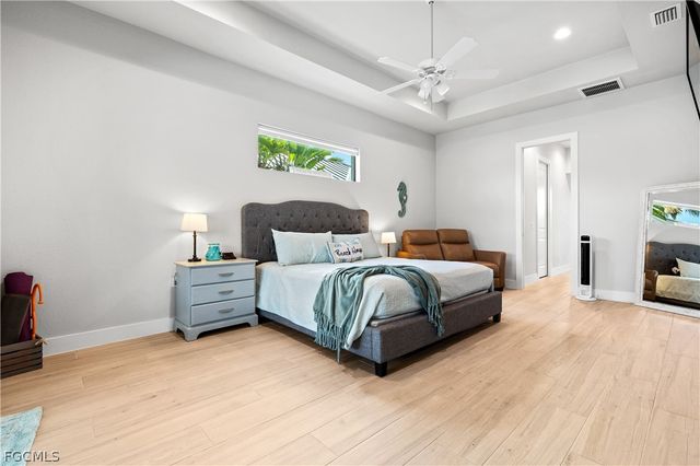 2325 SW 28th TER, Cape Coral, FL 33914