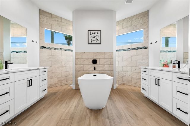 2325 SW 28th TER, Cape Coral, FL 33914