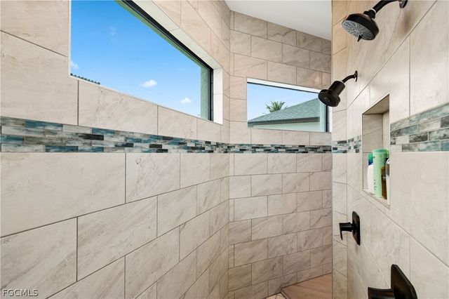 2325 SW 28th TER, Cape Coral, FL 33914