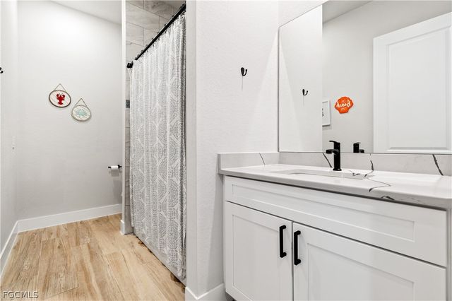 2325 SW 28th TER, Cape Coral, FL 33914