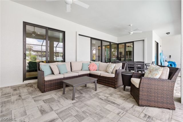 2325 SW 28th TER, Cape Coral, FL 33914