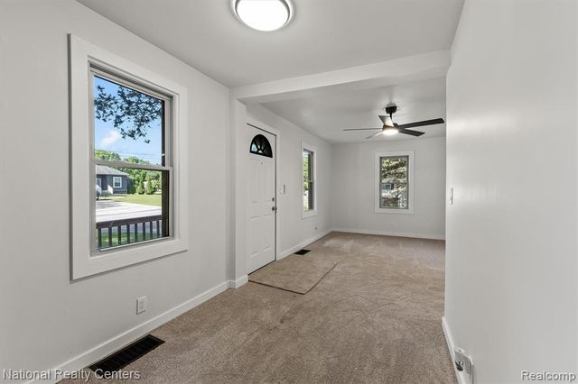 1165 Vinewood Street, Auburn Hills, MI 48326