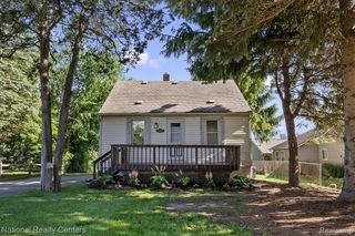 1165 Vinewood Street, Auburn Hills, MI 48326
