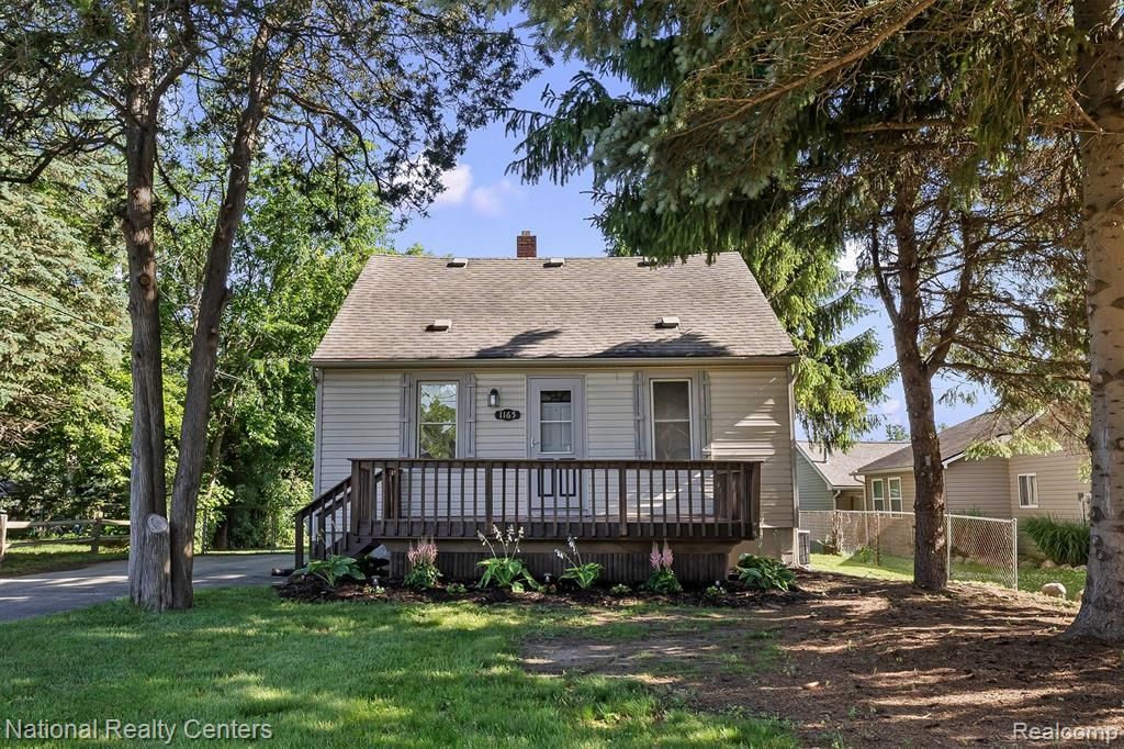 1165 Vinewood Street, Auburn Hills, MI 48326