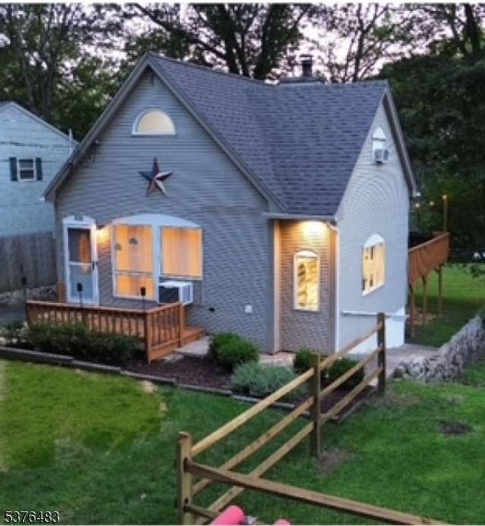326 Elmira Trl, Hopatcong Boro, NJ 07843