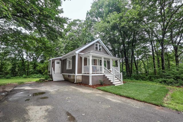 24 Mountain Road, Raymond, NH 03077