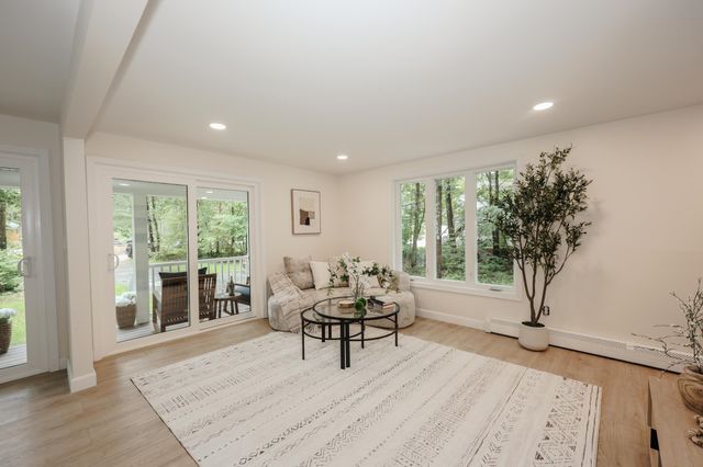 24 Mountain Road, Raymond, NH 03077