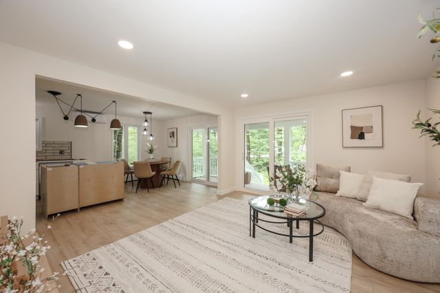 24 Mountain Road, Raymond, NH 03077