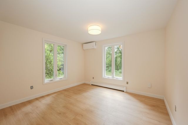 24 Mountain Road, Raymond, NH 03077