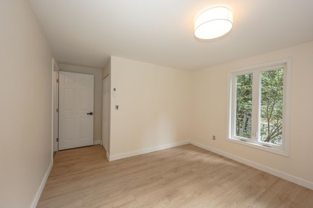 24 Mountain Road, Raymond, NH 03077