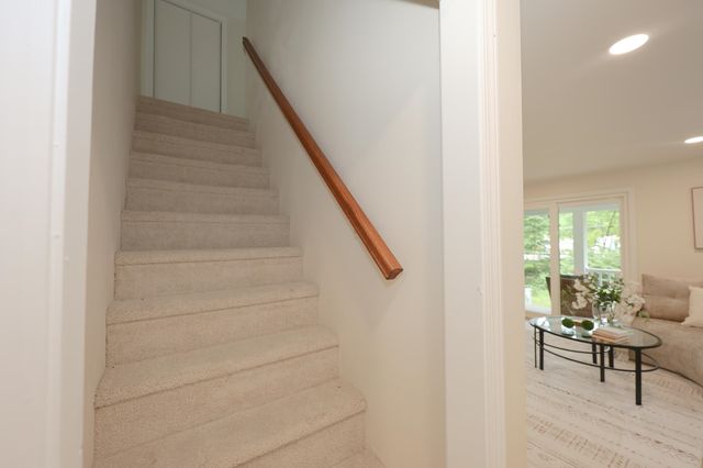 24 Mountain Road, Raymond, NH 03077