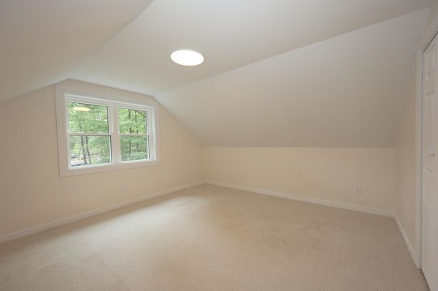 24 Mountain Road, Raymond, NH 03077