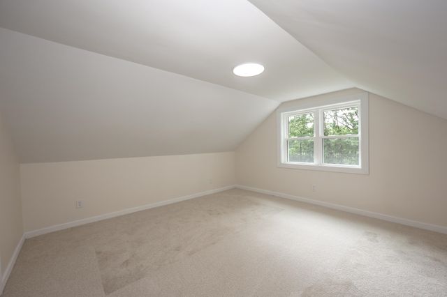 24 Mountain Road, Raymond, NH 03077
